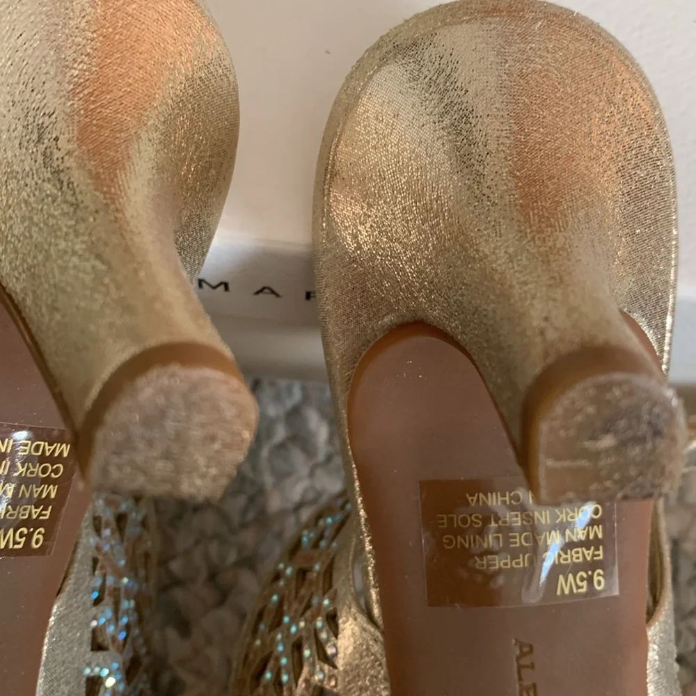Alex Marie Gold 2 1/2” Heels with Intricate Cutout Design EUC